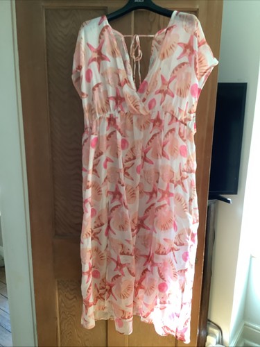 Papaya floral beach cover - floral,