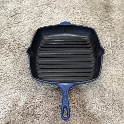 Creuset blue enamel cast - le,