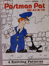 Knitting pattern booklet of 4