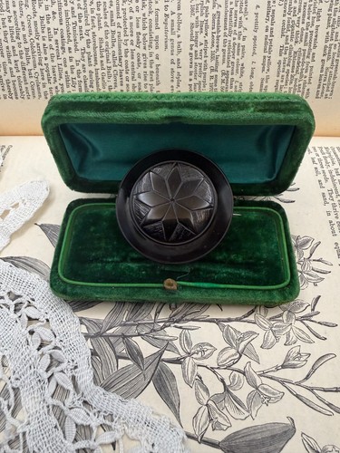 Antique victorian whitby jet - victorian,