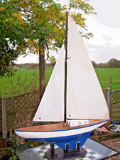 VINTAGE R.C. MODEL POND YACHT