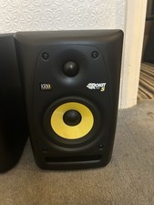 KRK Rokit 5 RPG2 Both working But One Need A New Tweeter