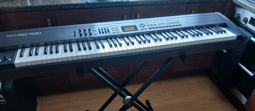 Roland 700 with new keybed - new,