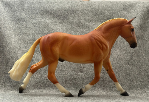 Breyer sr2017 collector club - breyer,