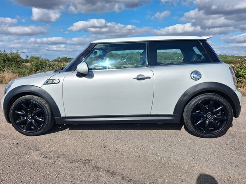 2010 mini cooper camden - 2010,