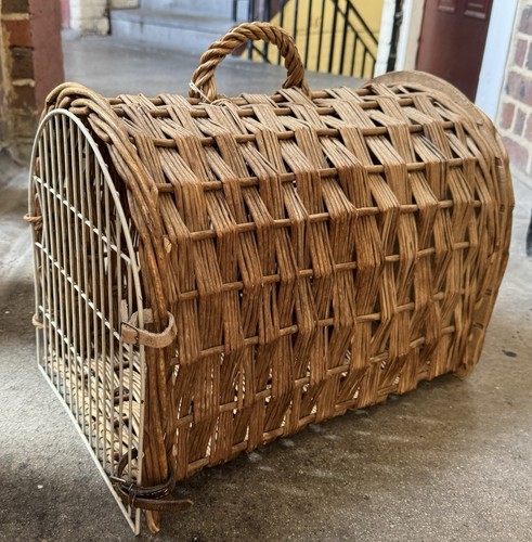 Vintage kitsch wicker cat - wicker,