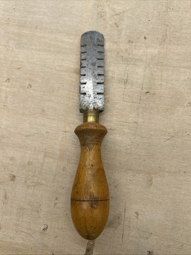 Vintage blade style saw set - blade,