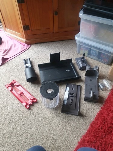 Vacuum cleaner dyson job - cleaner,