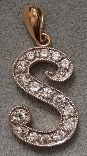 Heavy 9ct gold initial - gold,