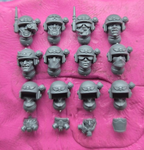Lot162 12x kasrkin helmets - 12x,