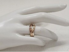 9ct gold trilogy ring size M