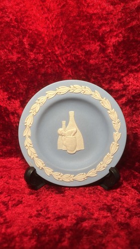 Wedgwood jasperware plate - wedgwood,