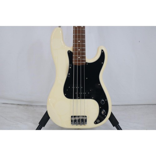 Authentic fender japan - authentic,