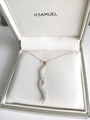 9ct gold fine necklace with - 9ct,