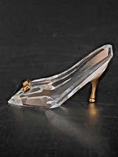 SWAROVSKI CRYSTAL MEMORIES –