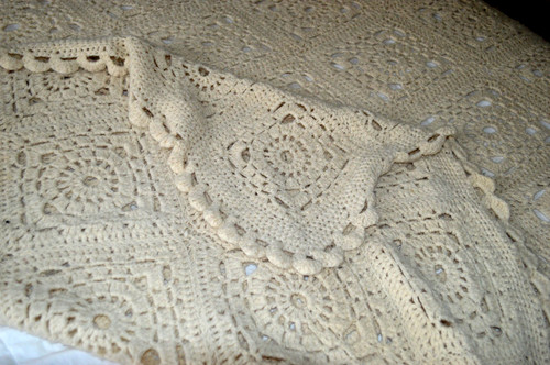 Vtg cream granny - cream, afghan