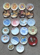 22 MINIATURE PLATES / LIMOGES / NORITAKE / KAISER / MASONS / WORCESTER ETC