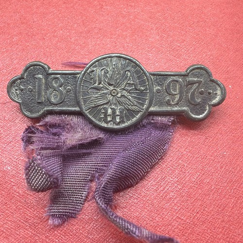 1896 bicycle bike race - race, pin