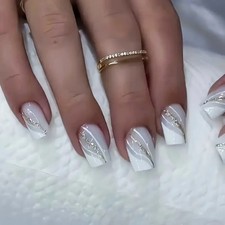 False Press-on nails Medium