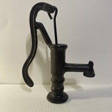 RUSTIC CAST IRON PUMP CISTERN