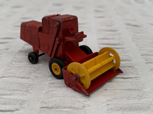 Vintage diecast red - no.65,