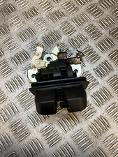 A3 SPORTBACK TDI S LINE 2.0 5DR 2011 BOOTLID LOCK 8P4827520 B