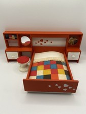 VINTAGE LUNDBY DOLLS HOUSE