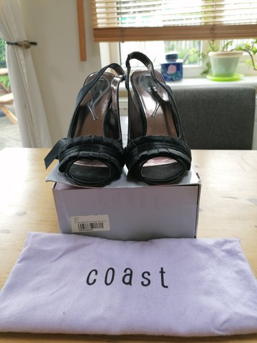 Black satin ava coast - black, ruffle
