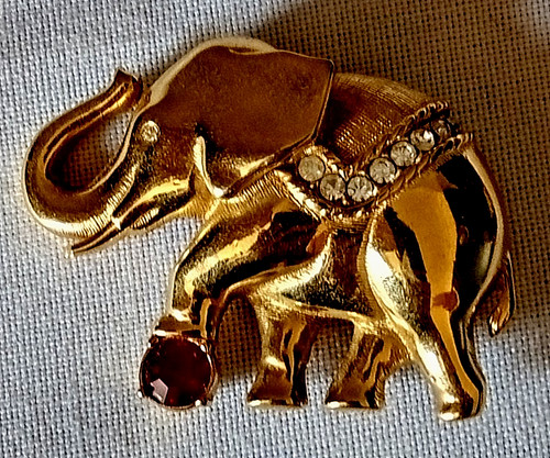Vintage goldtone circus