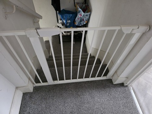 Extendable pressure baby - pressure, gate