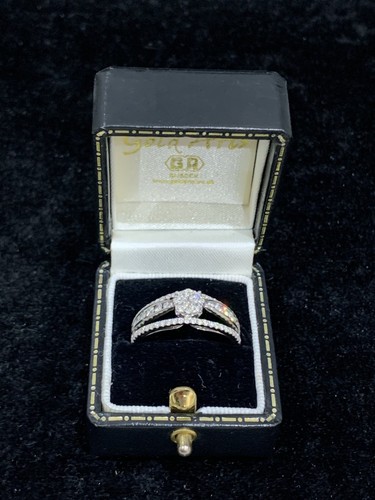 18ct white gold - , &