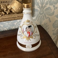 WADE BELL'S WHISKY WILLIAM & KATE MARRIAGE EMPTY DECANTER