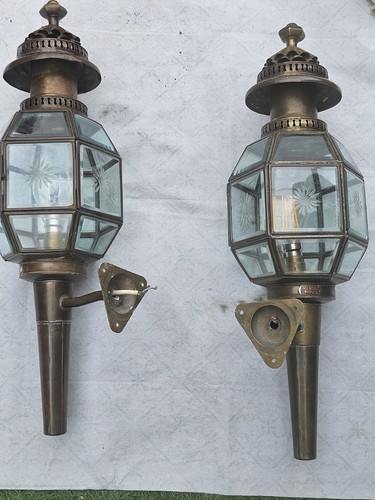 Brass electric carriage - ,