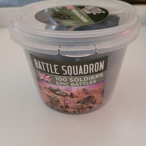 100 toy soldier squadron - 100,
