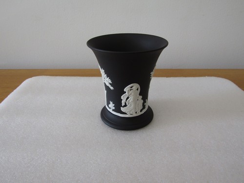 Wedgwood jasperware vase - wedgwood,