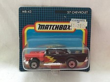 MATCHBOX MB-43 CHEVROLET 57 CHEVY ( RED & BLACK ) - ON CARD