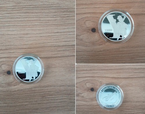 Disney coin yesss silver - y,