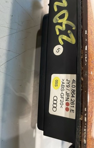 Damaged missing button - damaged,
