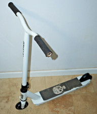 GENUINE GRIT Skull White & Black Stunt Scooter Alloy Wheels 7-14 Years