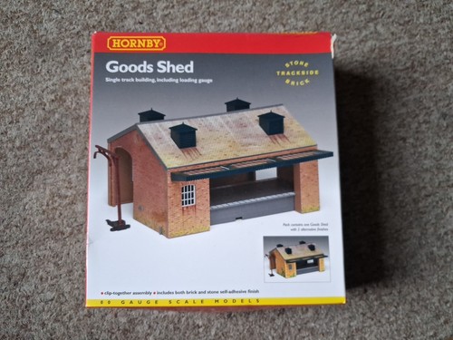 Hornby r8004 engine shed - r8004, oo/ho