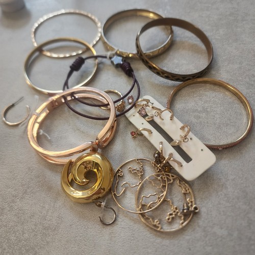 Costume jewellery scrap bits - scrap,