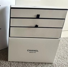 PREOWNED Chanel Beauty Makeup