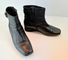 Clarks Wide Fit 7E Black faux