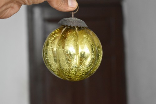 Vintage kugel golden - vintage, pear