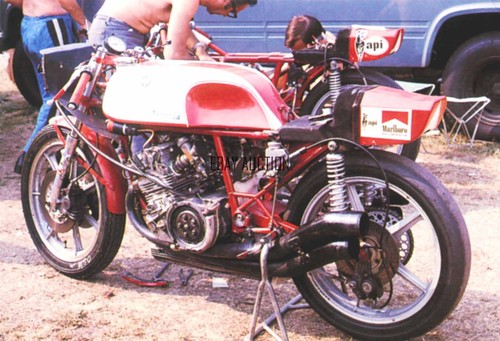 Agusta 350cc 1976 - mv, paddock