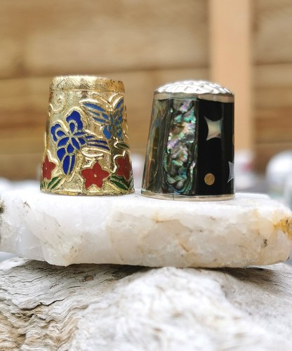 Two vintage thimbles chinese - ,