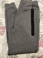 Nike Liverpool F.C. Tech Fleece Joggers in a charcoal heather/gray/green Size XS