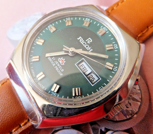 Green two tone dial 37mm - tone,