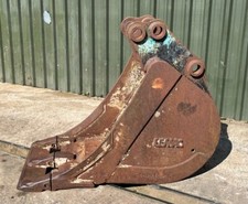24" DIGGING BUCKET FOR 13 TONNE EXCAVATOR, £450 + VAT, HITACHI KOMATSU KOBELCO.
