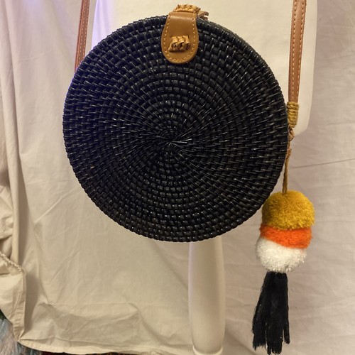 Round rattan handbag wicker - round,